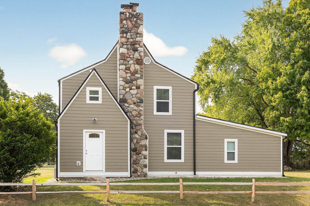 17979 M-60 - Photo 1