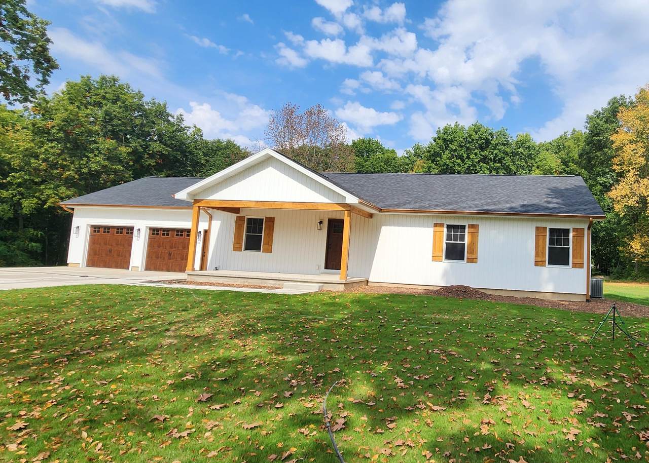 1625 Secluded Acres Drive - Photo 1