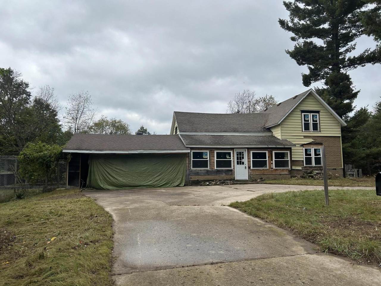 8710 Jouppi Road - Photo 1