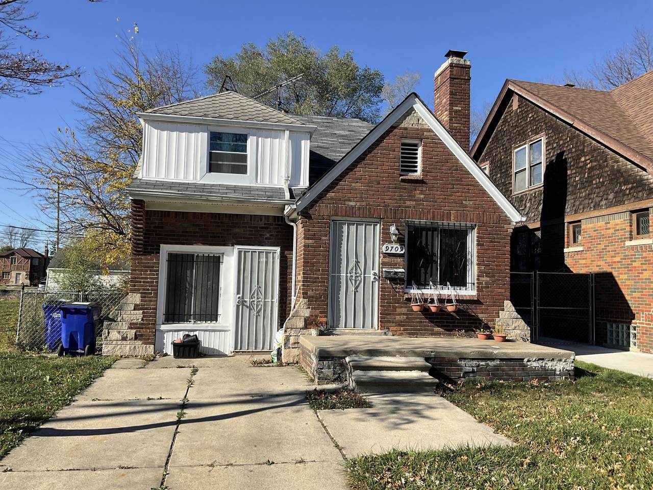 9709 Lakepointe Street - Photo 1