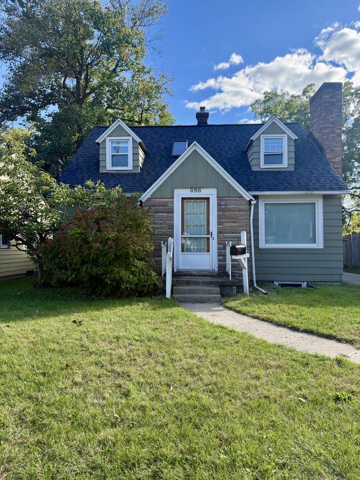 858 Walsh Street - Photo 1