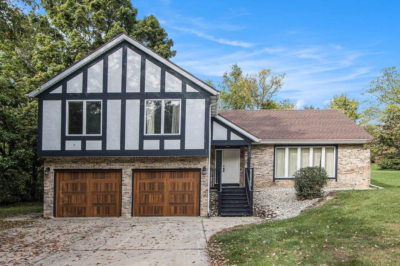 4022 Rockwood Drive - Photo 1