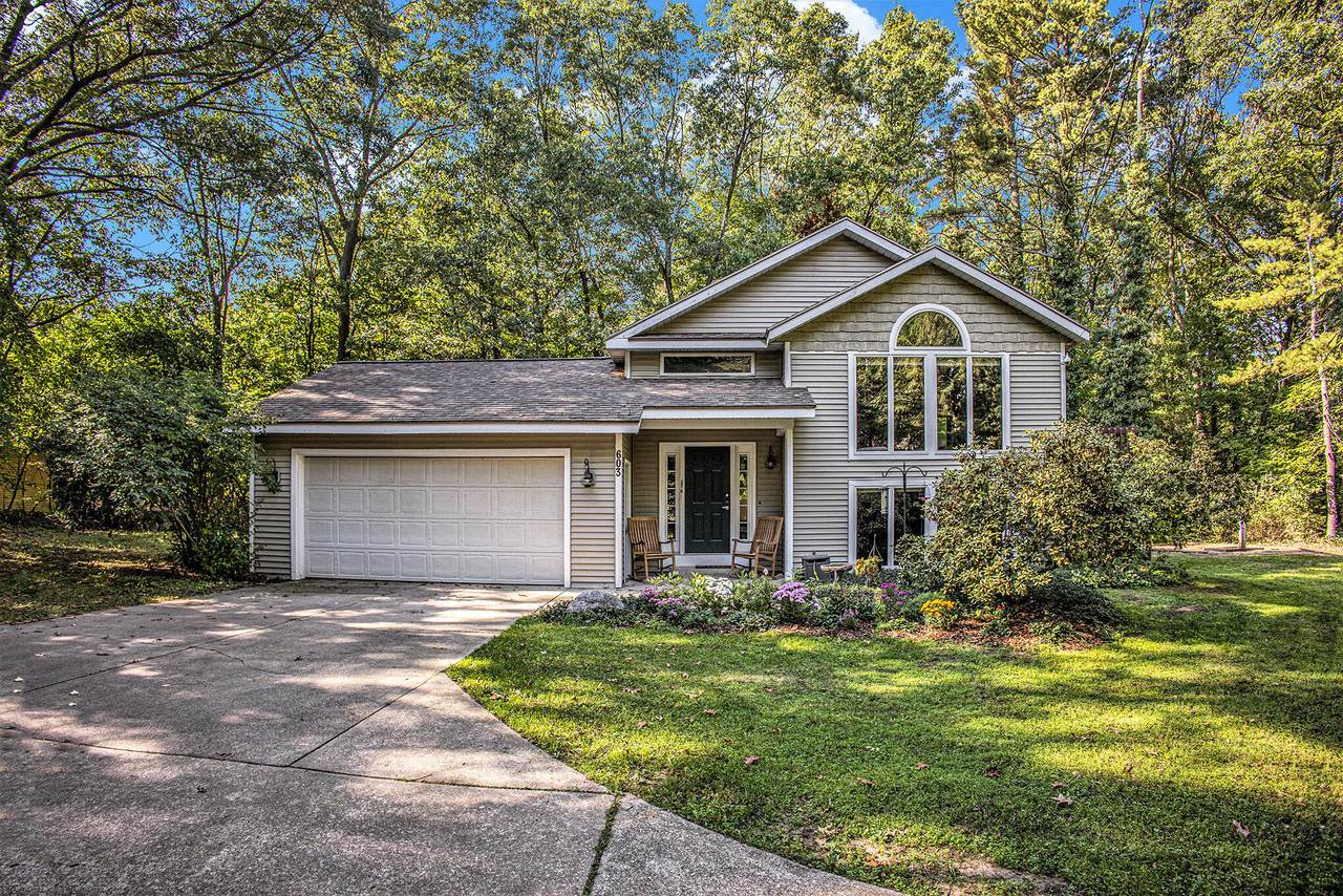 603 Howard Avenue - Photo 1