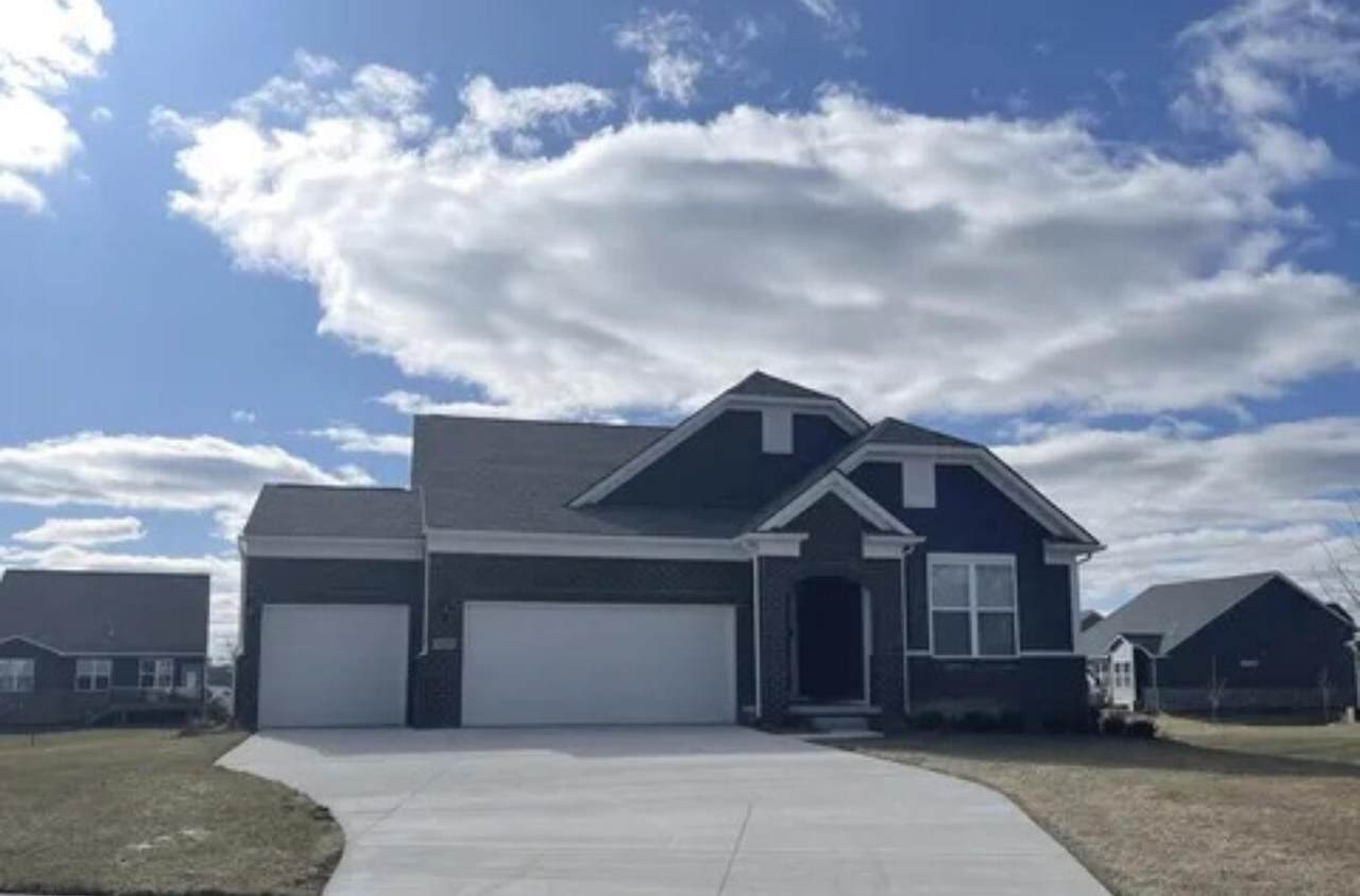 3436 Roslyn Drive - Photo 1