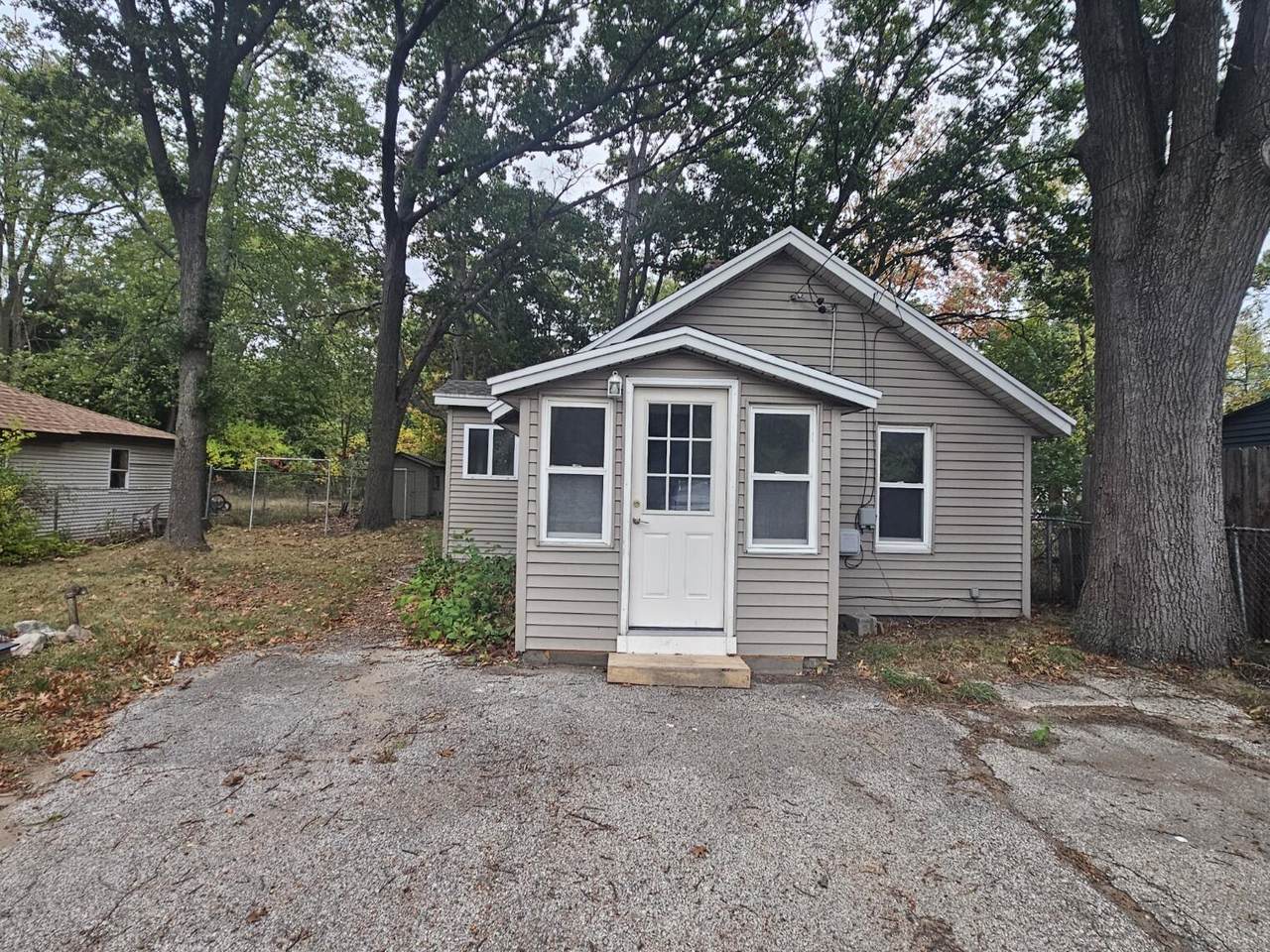 2748 Valk Street - Photo 1