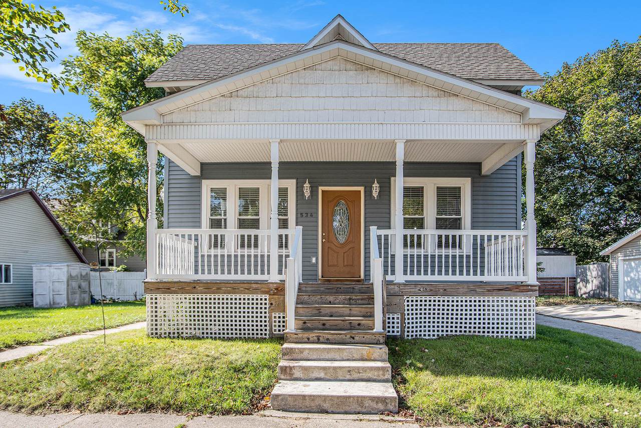 534 Hancock Street - Photo 1