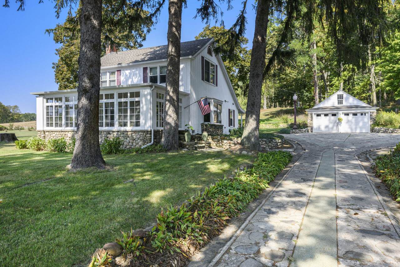 3189 125th Avenue - Photo 1