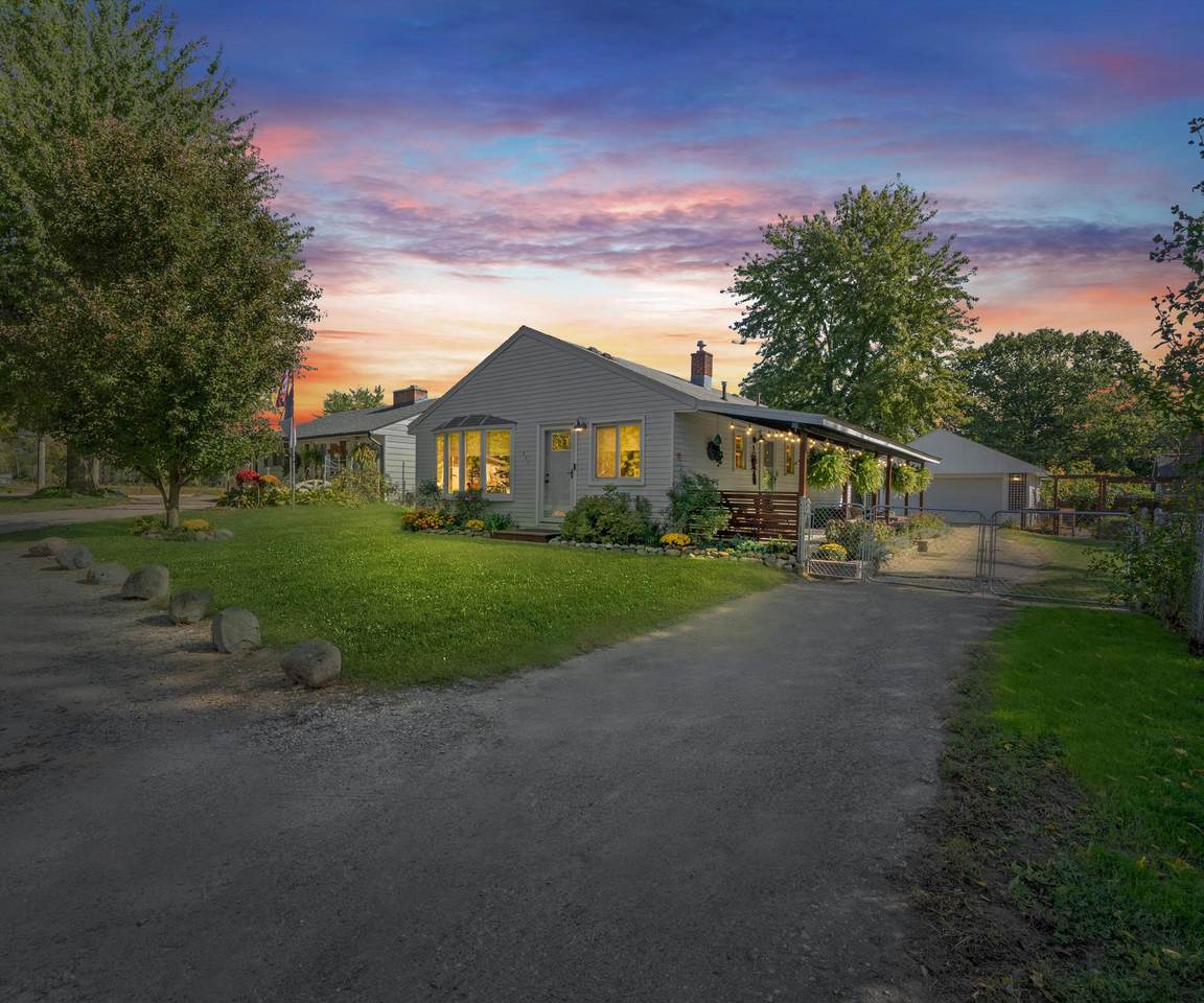 207 Oregon Street - Photo 1