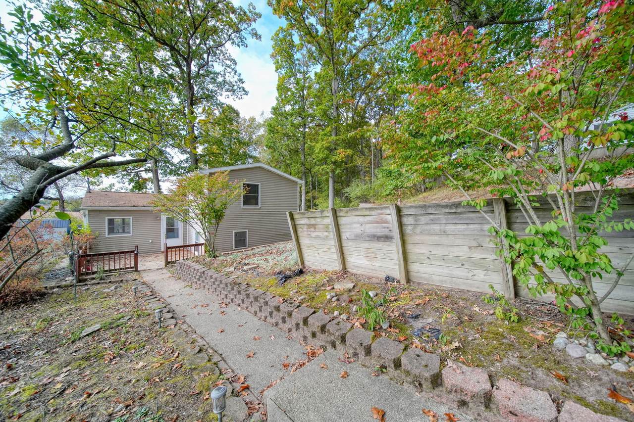 209 North Drive - Photo 1