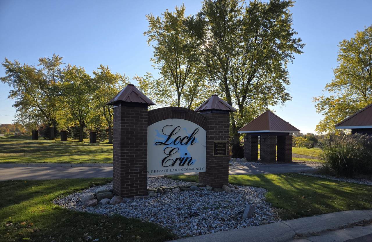 9160 Kingsley Drive - Photo 1