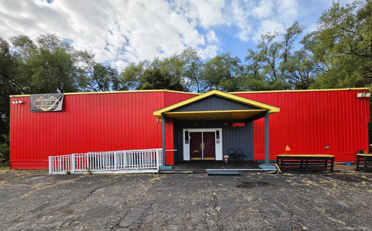 883 North Avenue - Photo 1