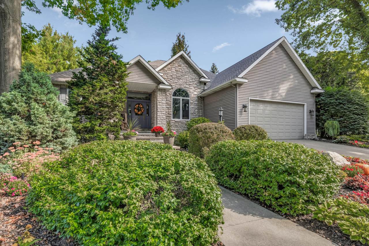 1395 Summerwood Drive - Photo 1