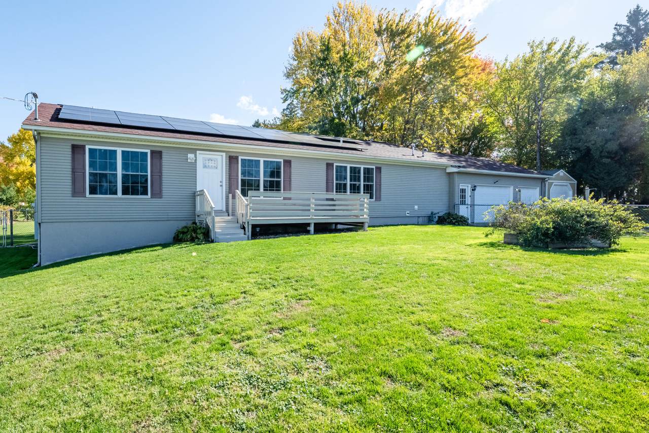 301 Grant Street - Photo 1