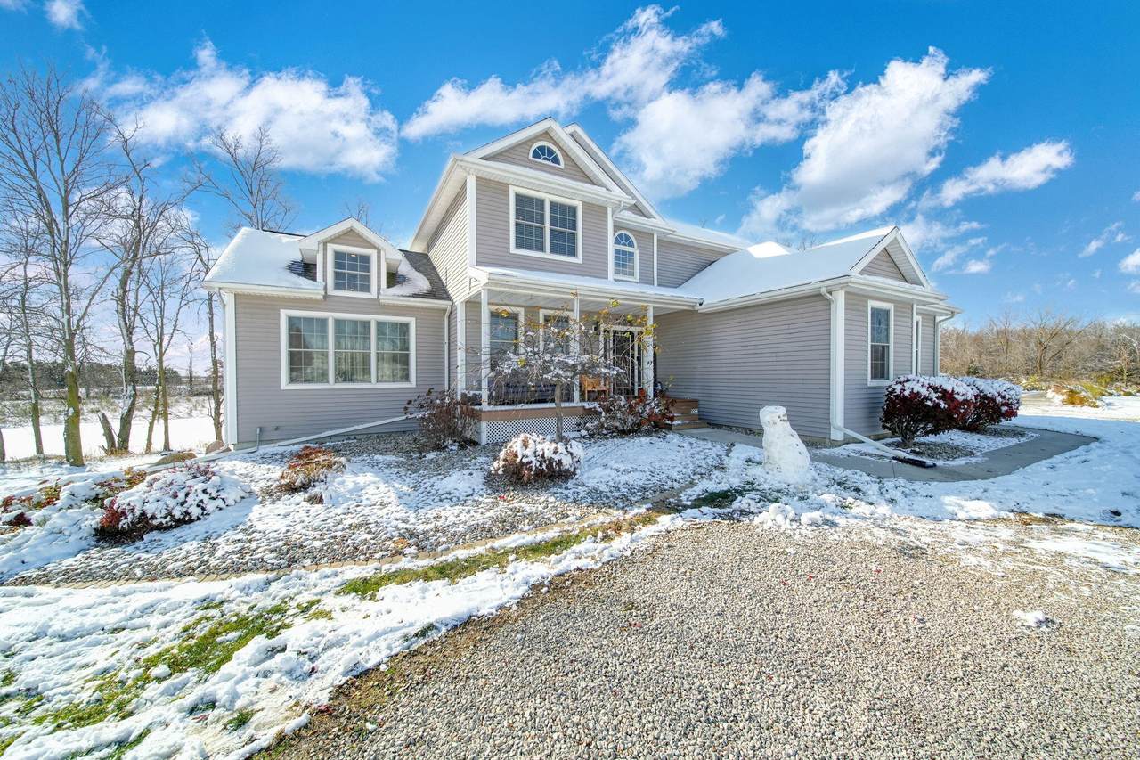 7025 Tuttle Road - Photo 1