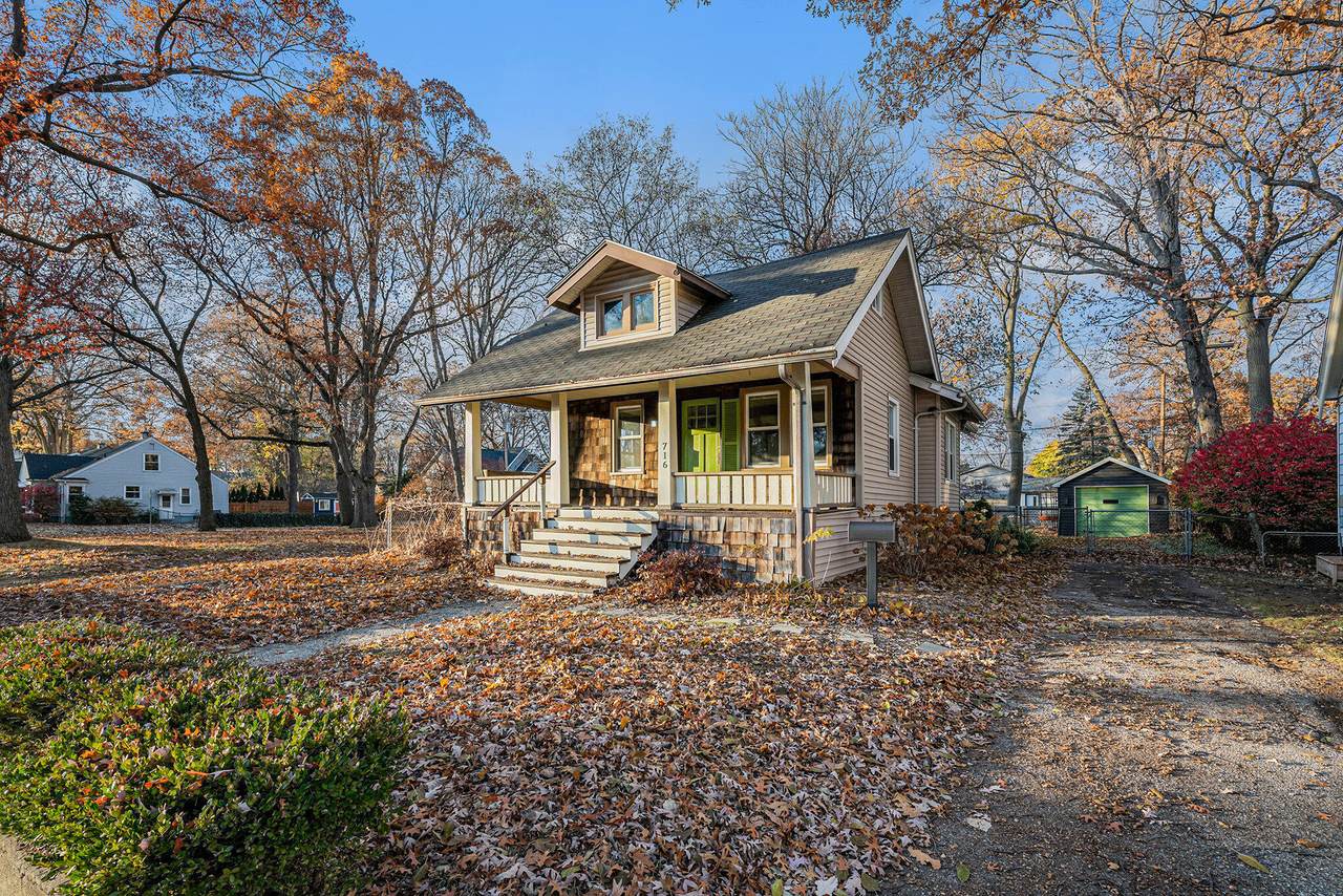 716 Catalpa Drive - Photo 1