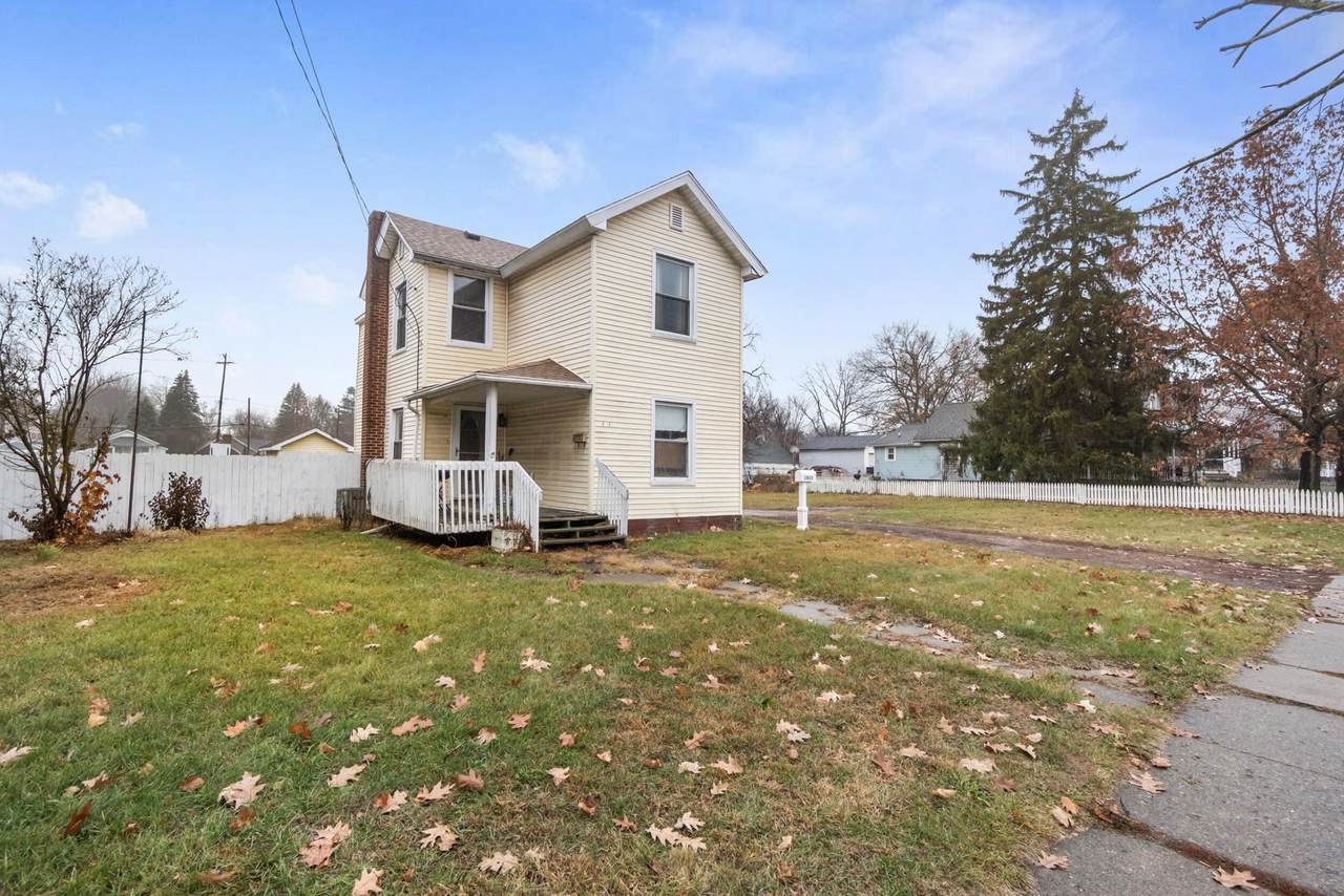 1012 Lansing Avenue - Photo 1