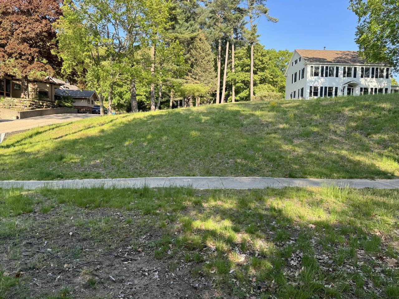 822 Lake Avenue - Photo 1