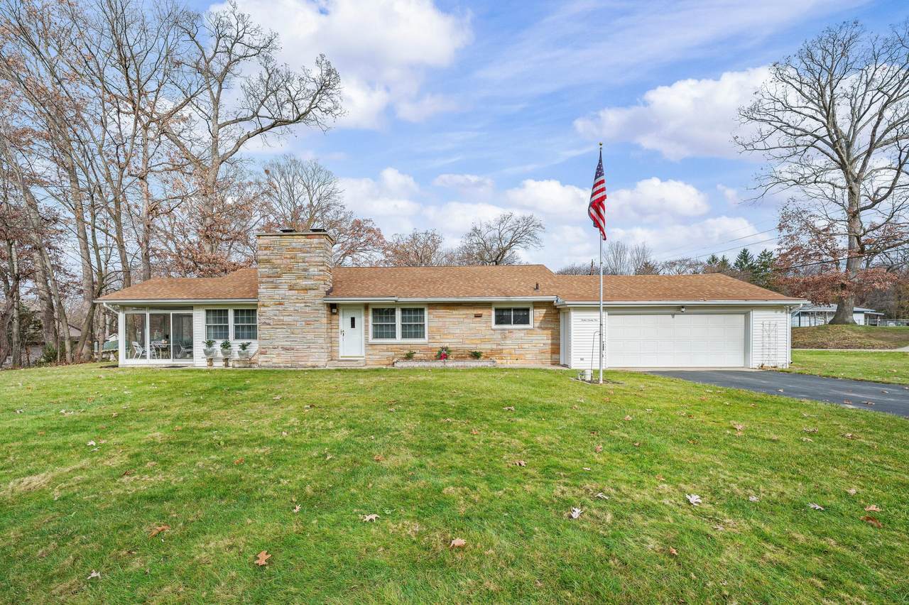 1225 Country Club Drive - Photo 1