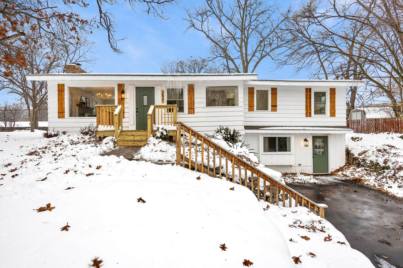 2621 Poe Avenue - Photo 1