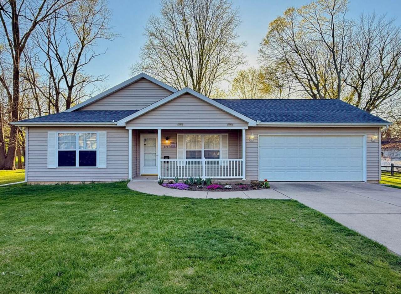 911 Lincoln Avenue - Photo 1