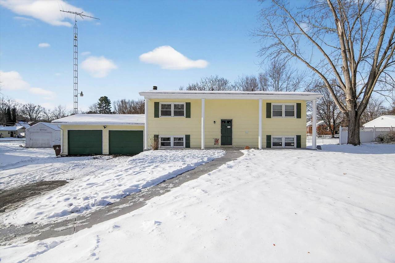 908 Springcrest Boulevard - Photo 1