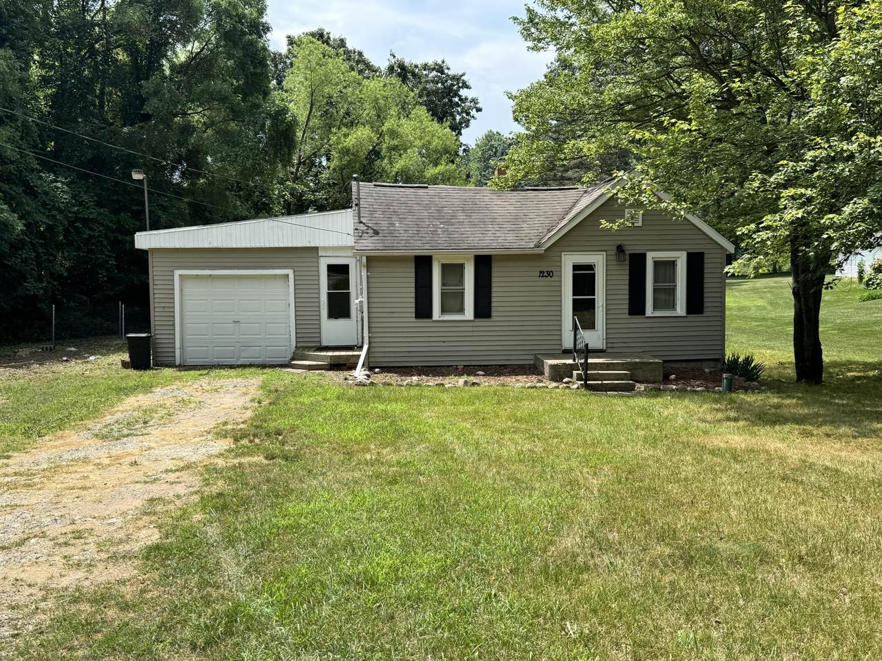 1230 Golden Avenue - Photo 1