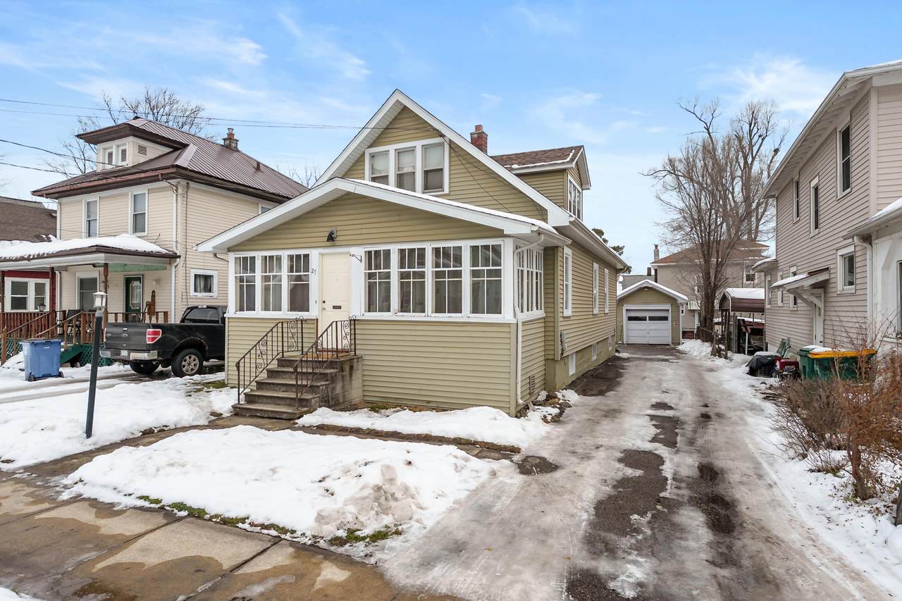 27 Phelps Avenue - Photo 1