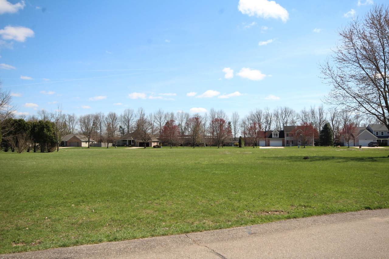 816 Sugar Maple Circle - Photo 1