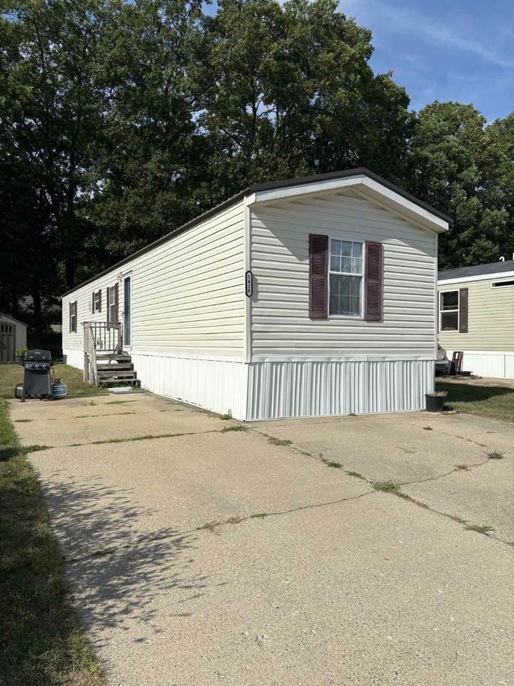 1418 Saskatoon Avenue - Photo 1