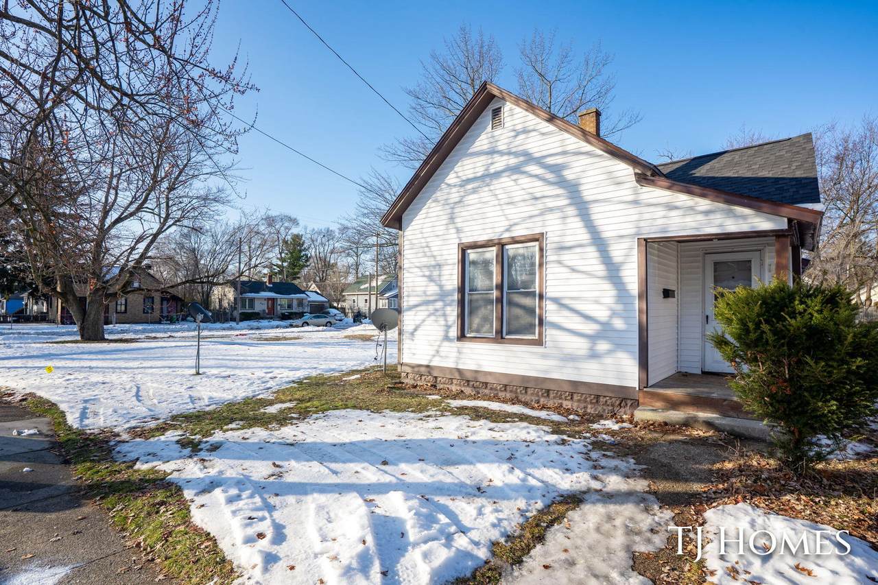 1651 Smith Street - Photo 1