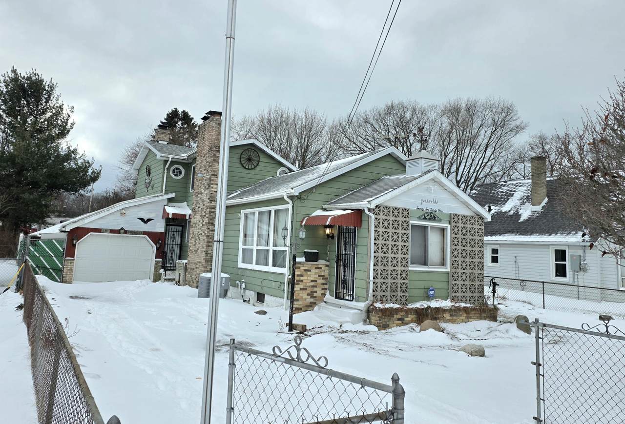 2231 Hughes Avenue - Photo 1