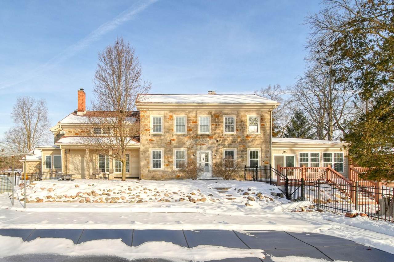 208 Glasgow Road - Photo 1