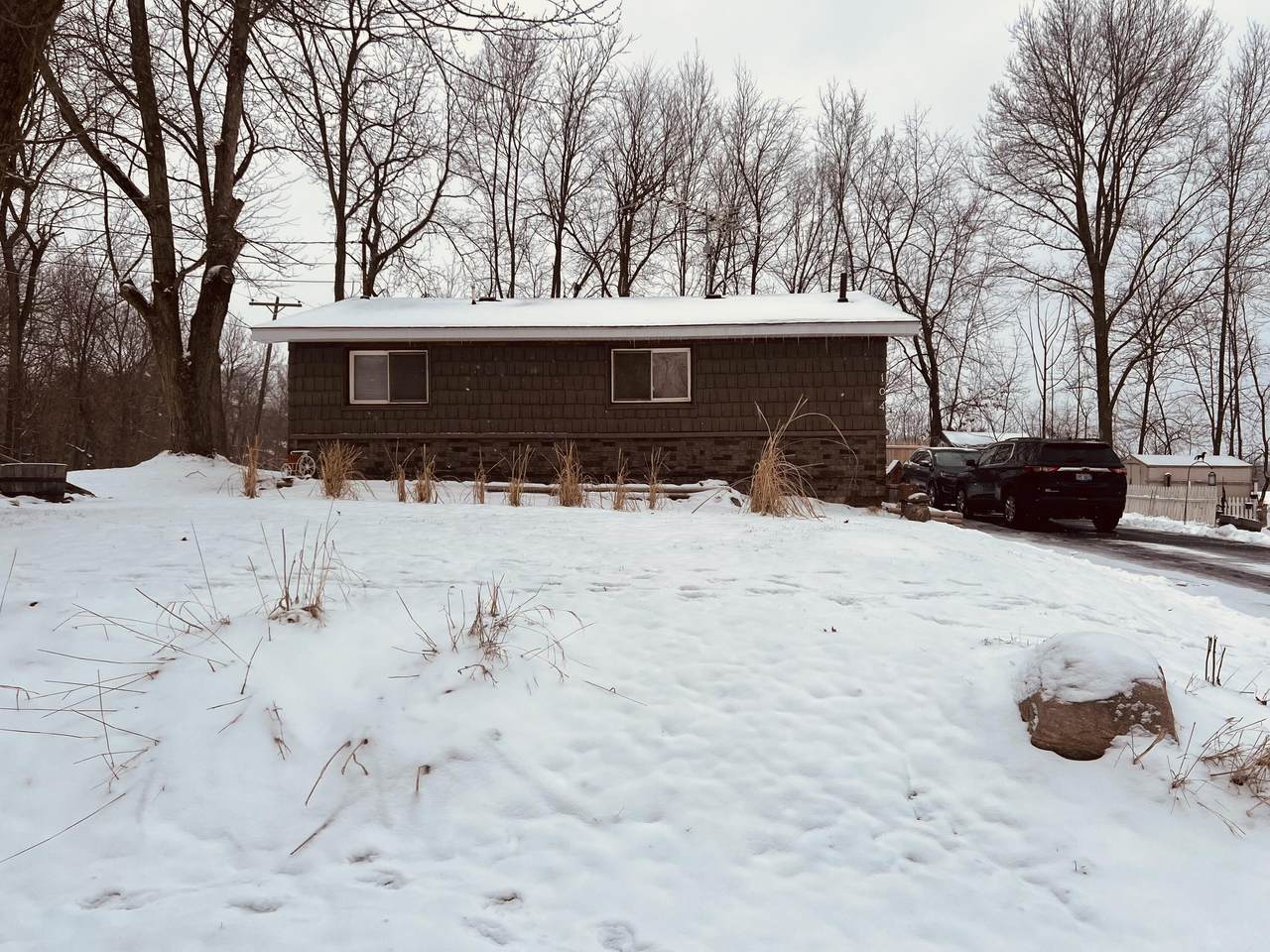 104 Cardinal Drive - Photo 1