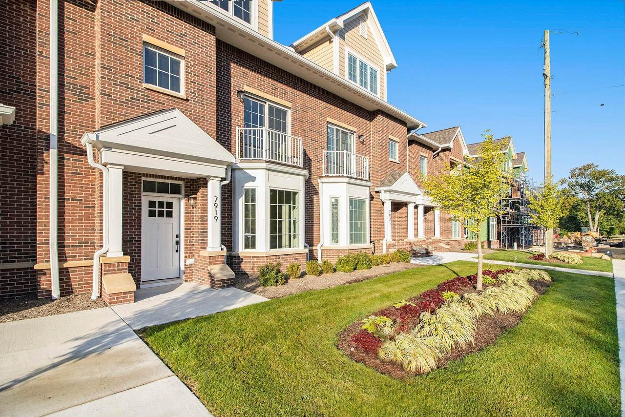 7925 Grand Street - Photo 1