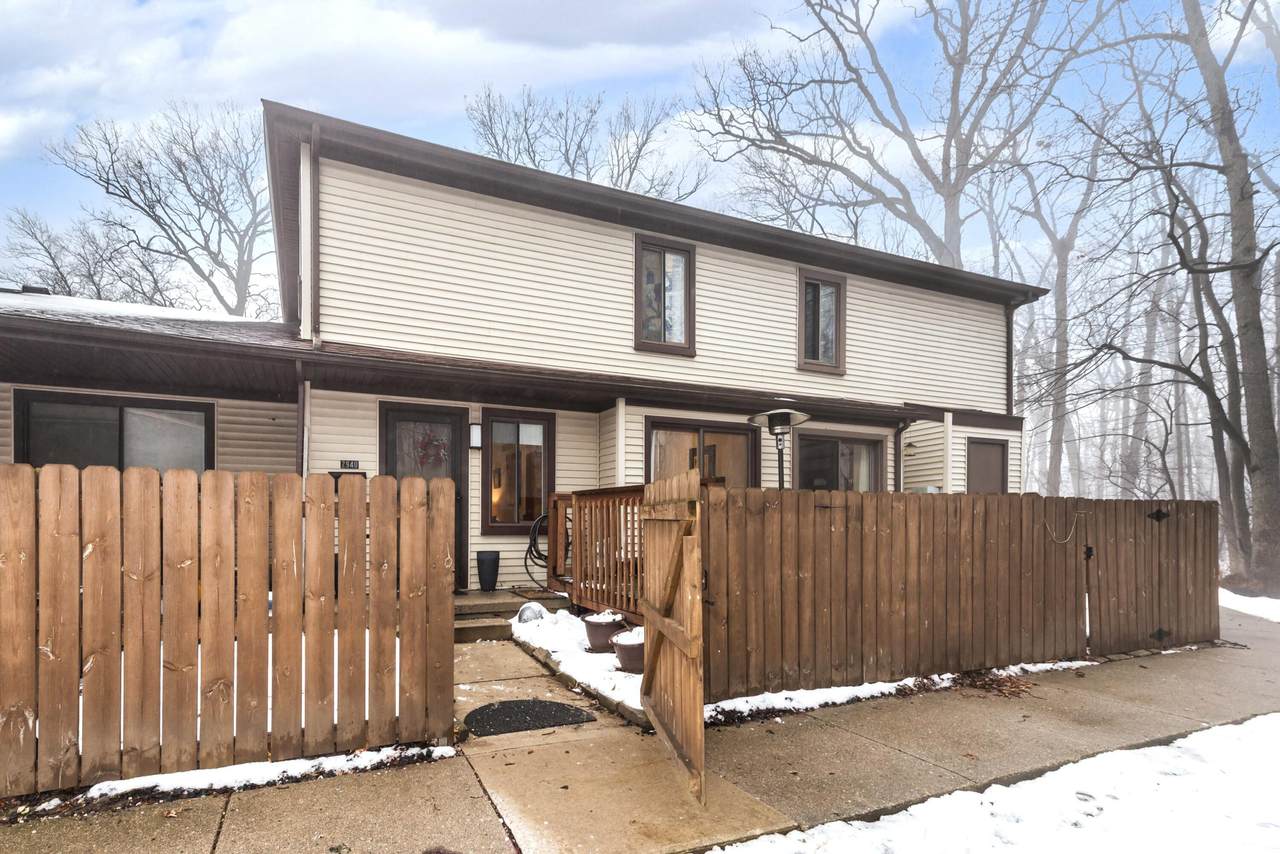 2940 Roundtree Boulevard - Photo 1