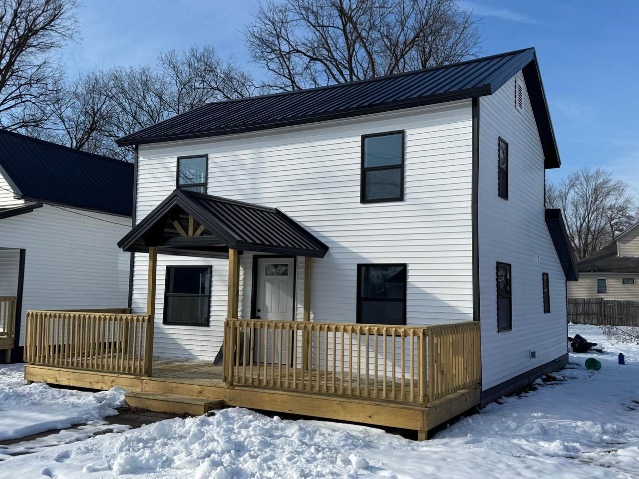 207 Railroad Street - Photo 1