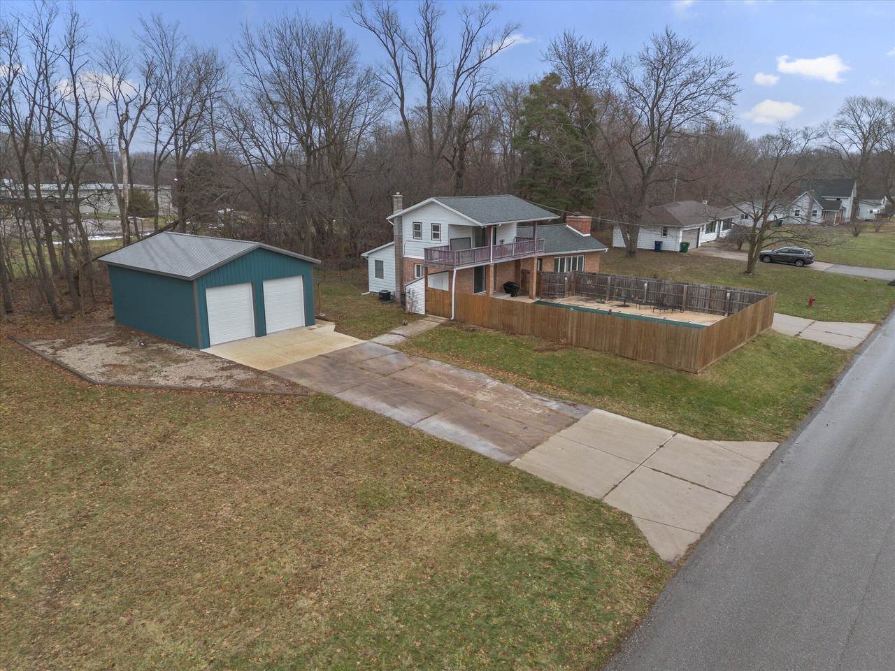 709 Park Shore Drive - Photo 1