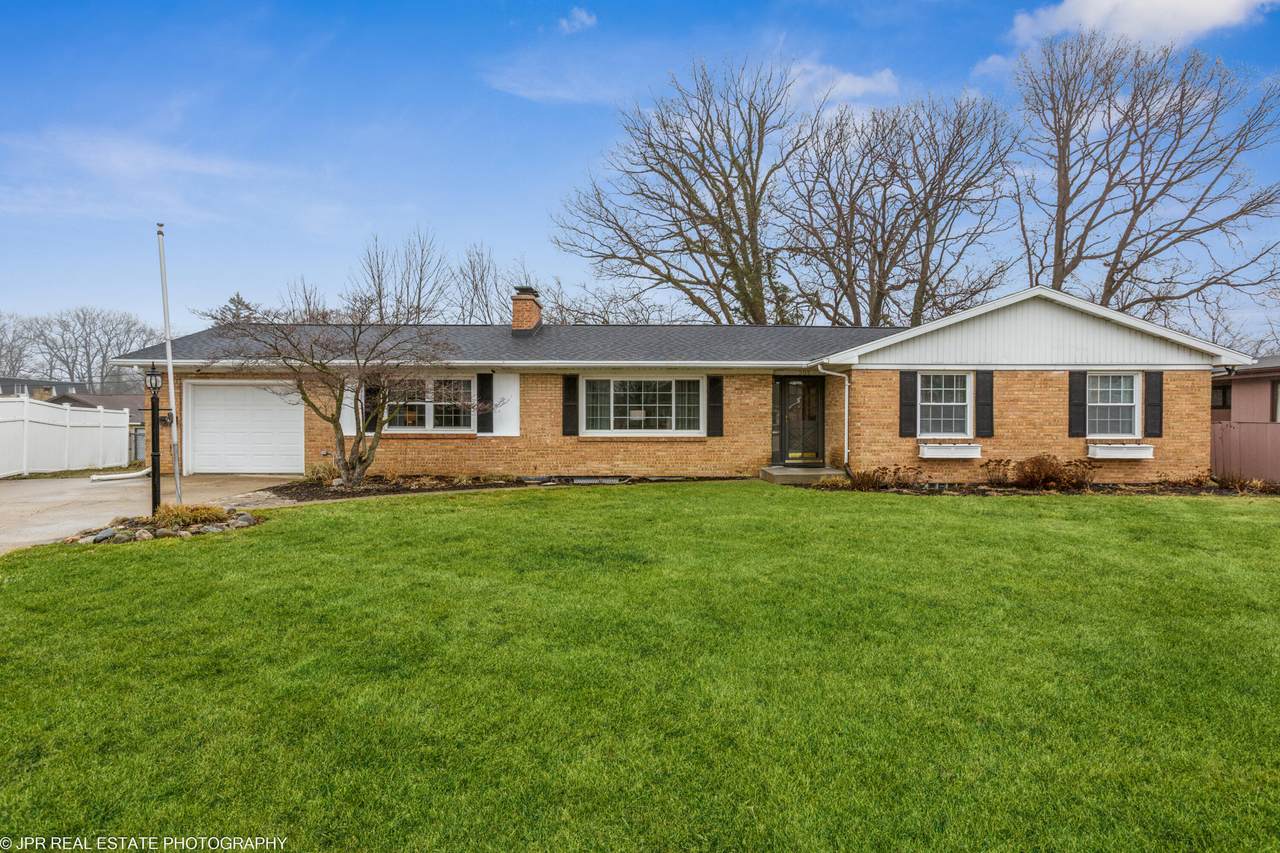 305 Veronica Court - Photo 1