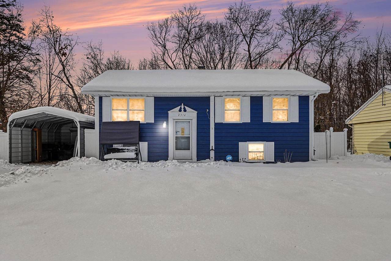 2316 Fair Oaks Street - Photo 1