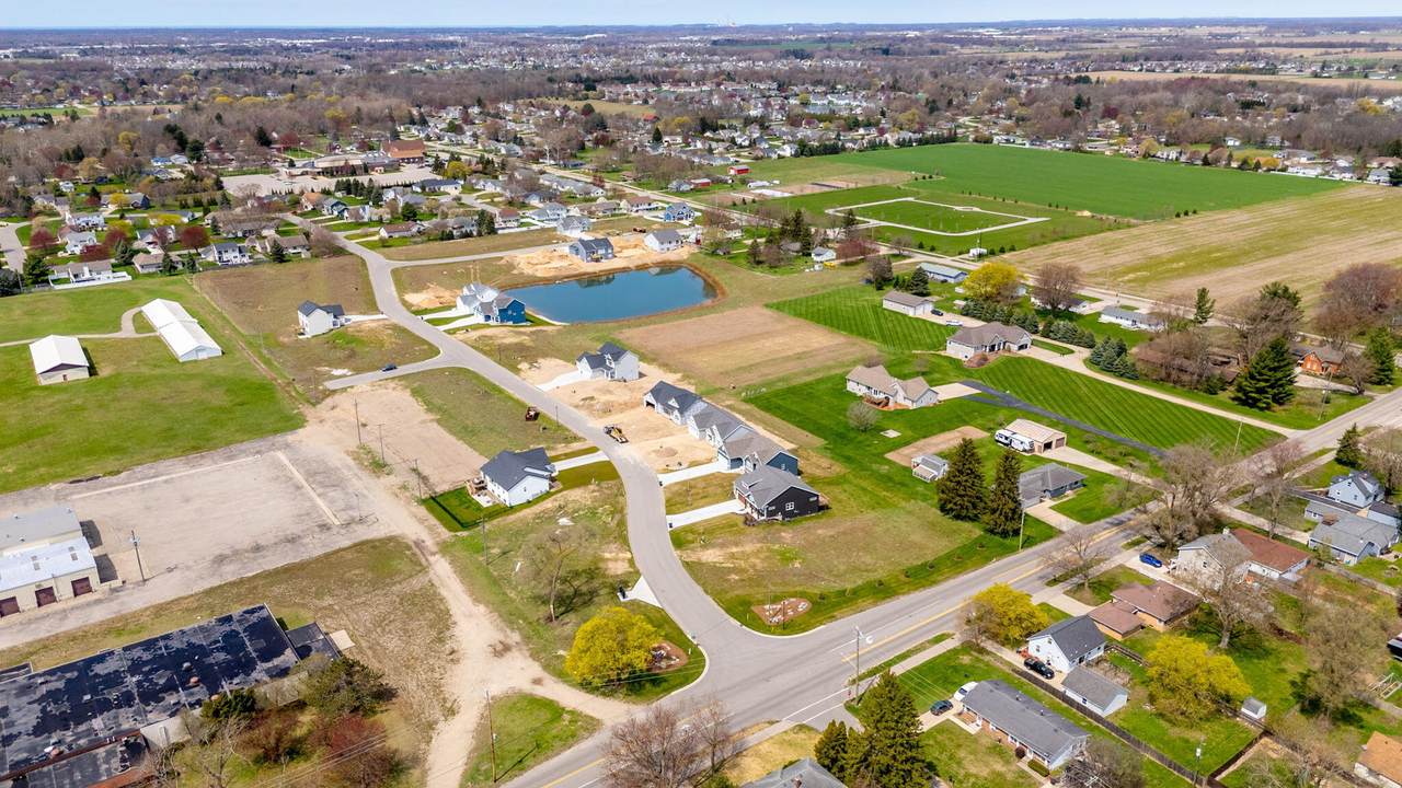 10038 Strawberry Lane - Photo 1