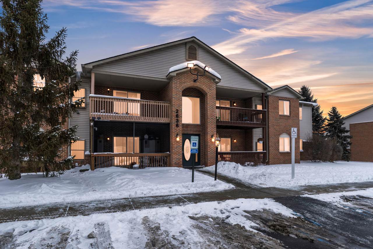 2636 Stadium View - Photo 1