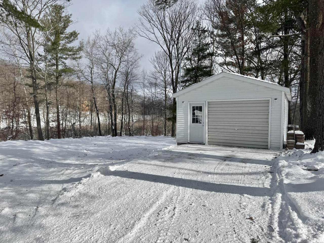 10780 Round Lake Drive - Photo 1