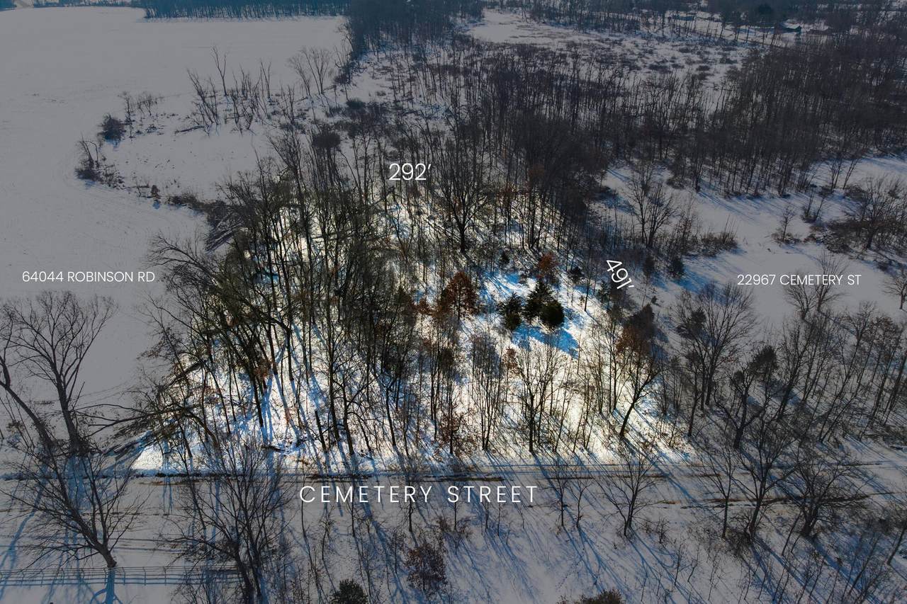 VL Cemetery Street - Photo 1