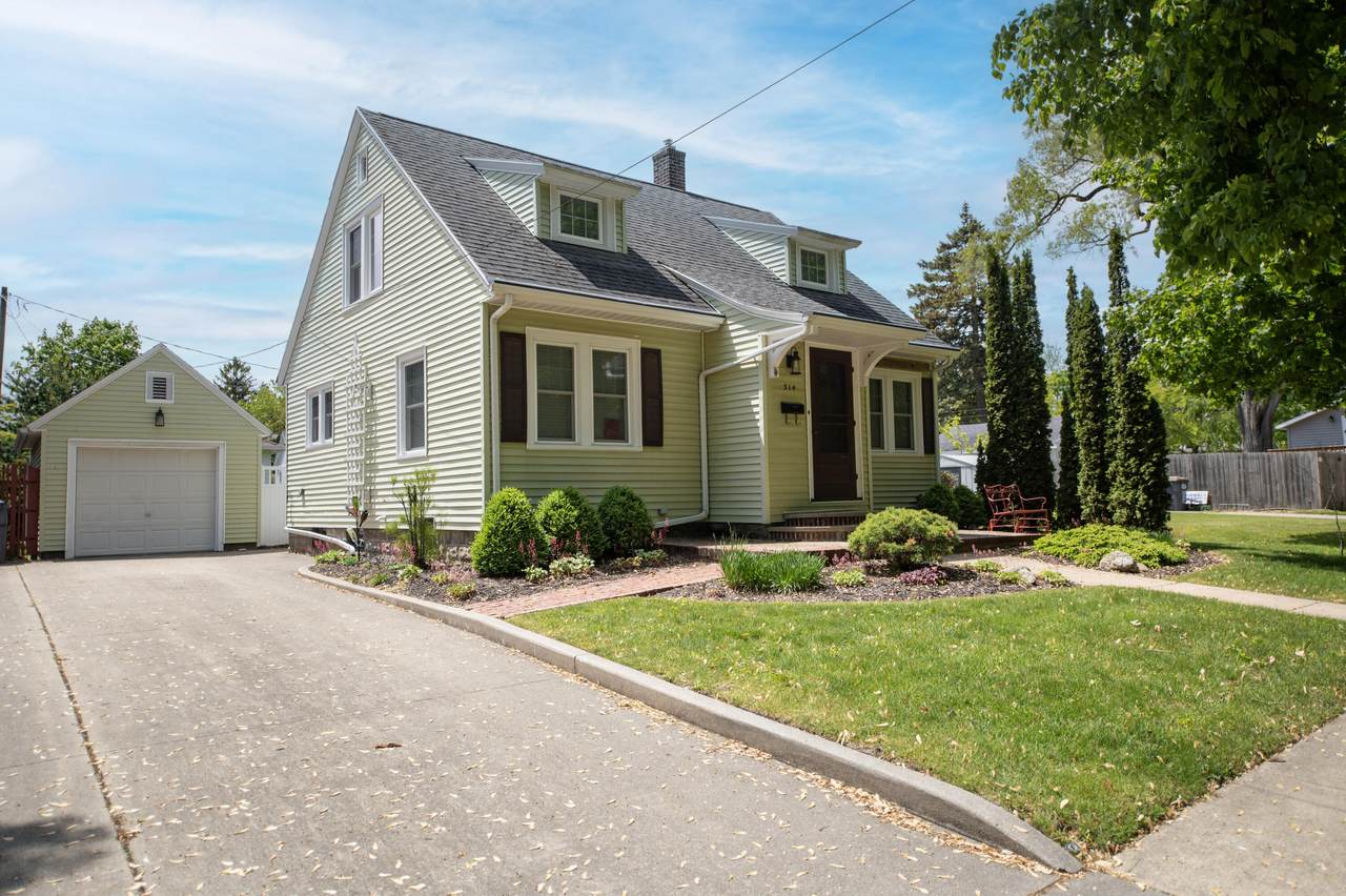 314 Van Buren Street - Photo 1