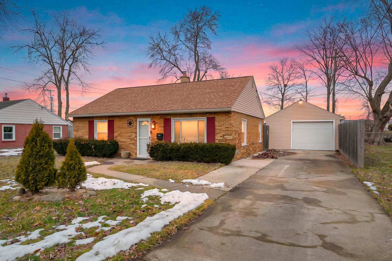 594 Waweenork Drive - Photo 1