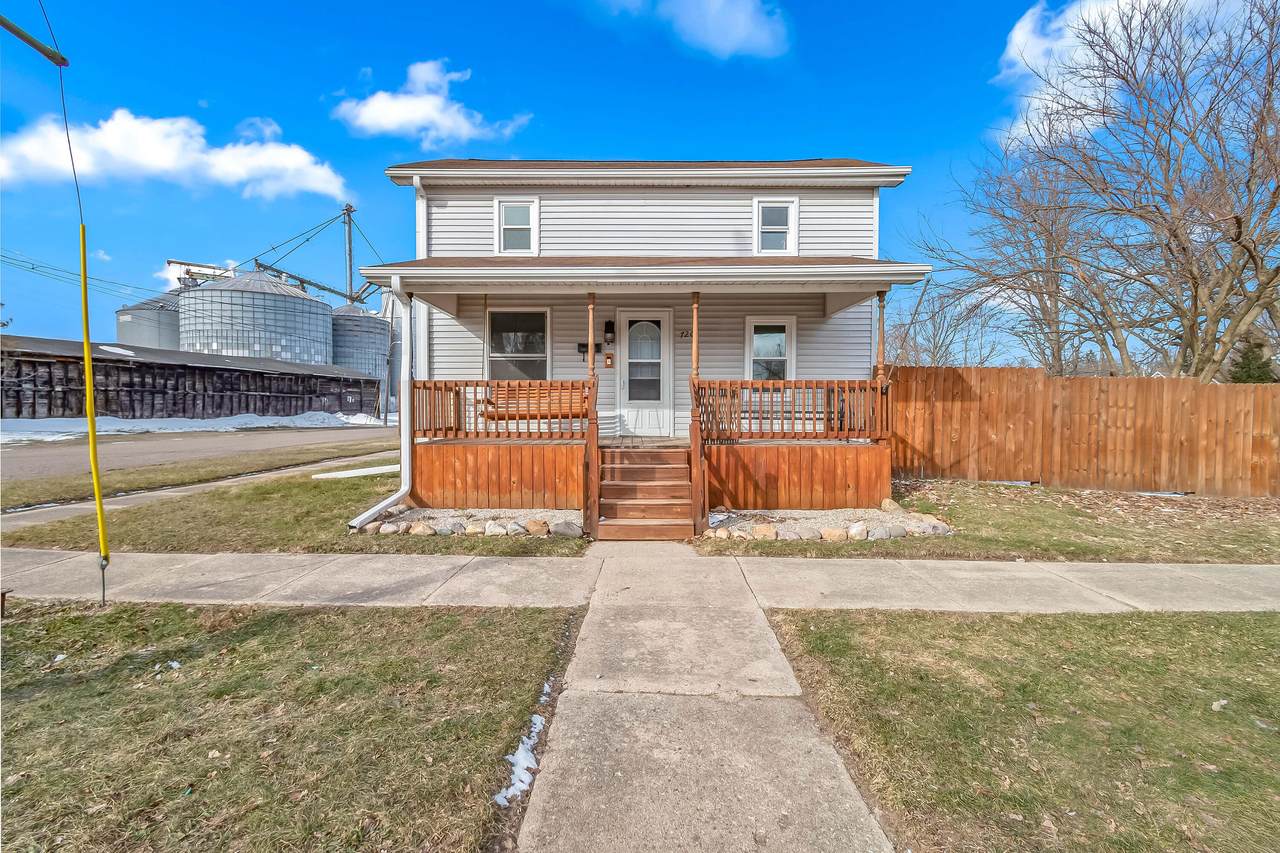 720 Hall Street - Photo 1