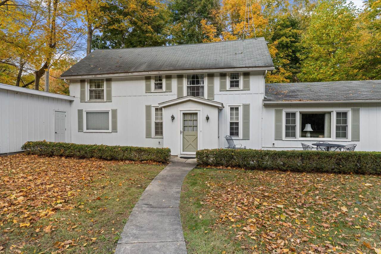 633 Brown Street - Photo 1