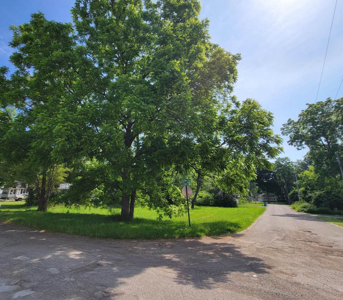 VL Stillwell Avenue - Photo 1