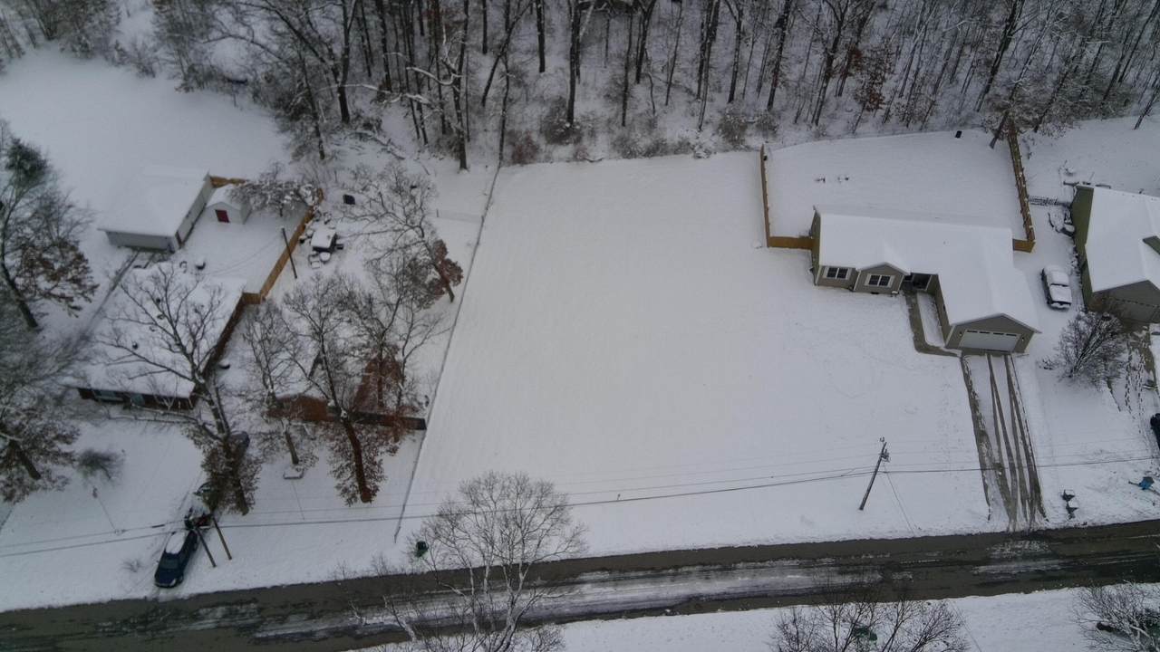  Lakeview Drive - Photo 1