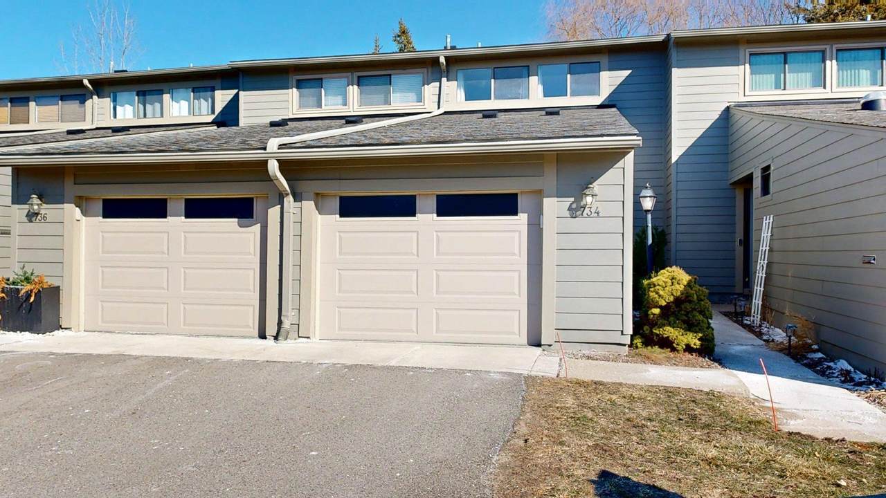 734 Peninsula Court - Photo 1